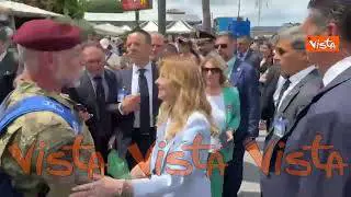 'Grande Giorgia,' il saluto della folla mentre Meloni va via da Fori Imperiali