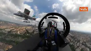 Frecce Tricolori sorvolano Roma per la Festa della Repubblica, il video dalla cabina di pilotaggio