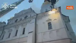 Massiccio attacco russo con 600 droni in Ucraina colpito anche un monastero ortodosso