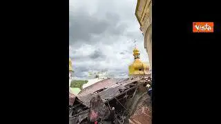 Attacco russo su Kiev colpisce area Lavra, 11 morti e 53 feriti in tutto il Paese