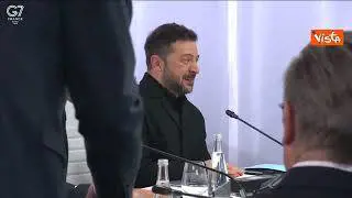 G7 Evian, Merz dona la maglia della nazionale di calcio tedesca a Trump durante vertice sull'Ucraina