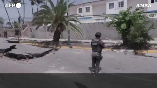 Terremoto in Venezuela, si scava tra le macerie a La Guaira