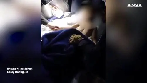 Estratto vivo un bambino di 3 anni a 6 giorni dal sisma in Venezuela