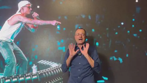"Ultimo? Ha costruito una chiesa: noi contro tutti" - Il video commento di Paolo Giordano