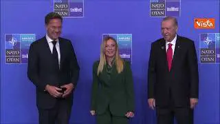 Erdogan con mano sul cuore, il saluto affettuoso per la premier Meloni al vertice Nato di Ankara