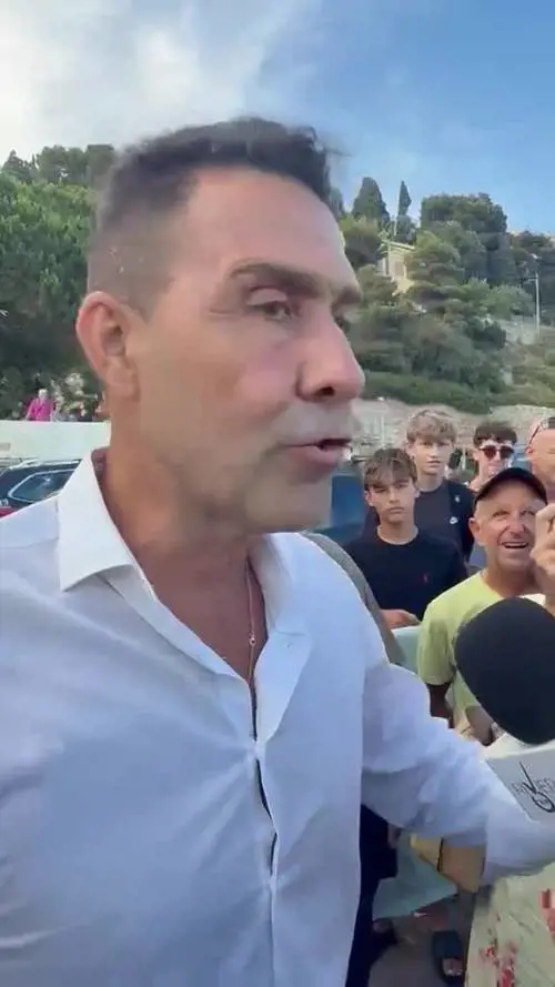 Vannacci a Genova: "Le posizioni si contestano con un'argomentazione, non cacciando"