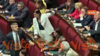 Legge elettorale, il voto in Aula alla Camera, poi gli applausi della maggioranza per il "Sì"