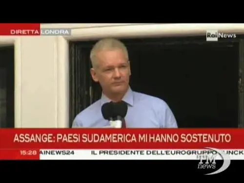 Assange: "Obama fermi la caccia alle streghe"