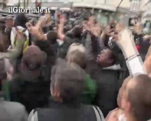 Madrid, scontri tra indignados e polizia