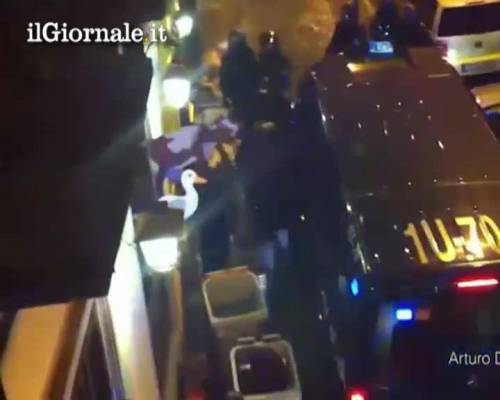 Madrid, polizia nei bar alla ricerca di indignados