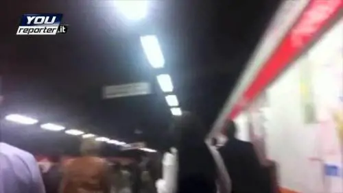VIDEO Disagi in metropolitana
