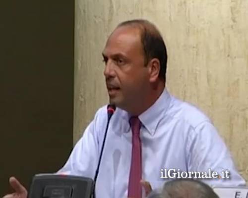 VIDEO Alfano a Casini: "Hai il dovere di unire i moderati"