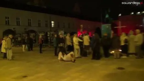 Un artista polacco come la bambina di The Ring