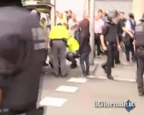  Spagna: separatisti aggrediscono una famiglia