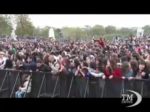 Parigi: Gangnam in versione flashmob