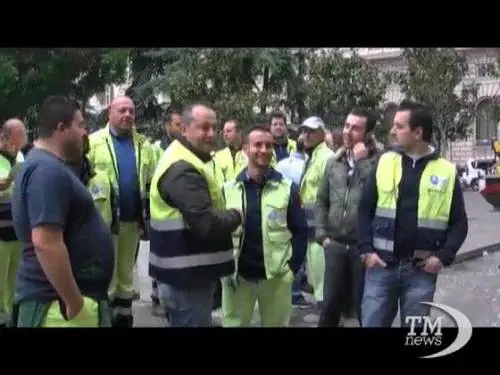 Napoli accumula ancora debiti: ora rischia un Natale al buio