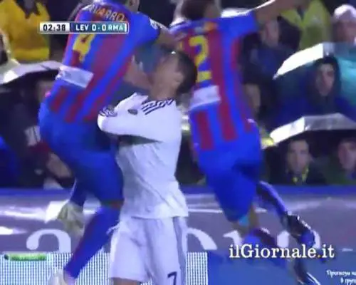 Liga, gomitata a Cristiano Ronaldo