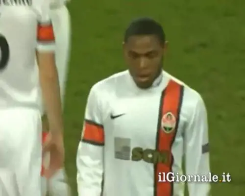 Adriano senza fairplay in campo