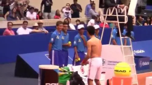 Djokovic e il sexy massaggio