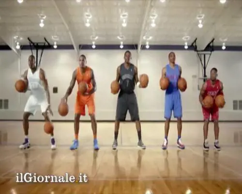 Nba, i campioni palleggiano a tempo