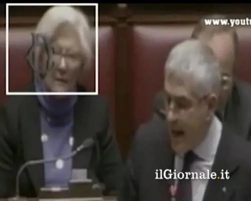 La Binetti si addormenta in Aula