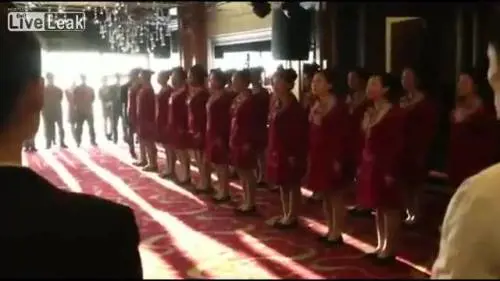 La formazione delle cameriere cinesi