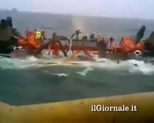 Affonda una petroliera