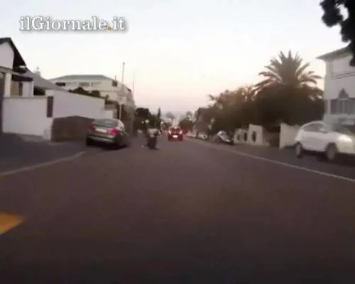 Discesa in skateboard a 60 km/h