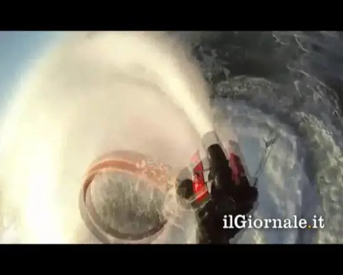 Nuotare come i delfini? Ora si può