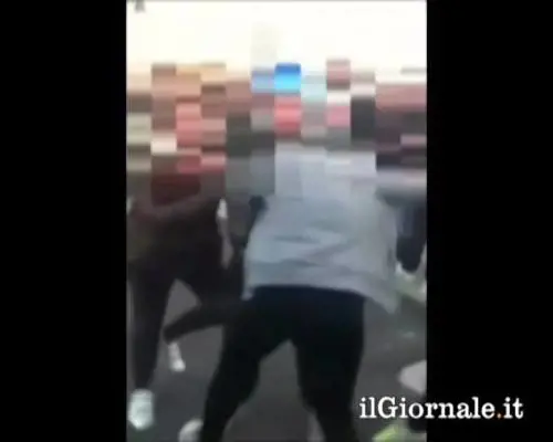 Grosseto, botte a una ragazzina di colore