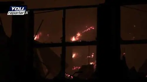 La Città della Scienza di Napoli distrutta dal fuoco