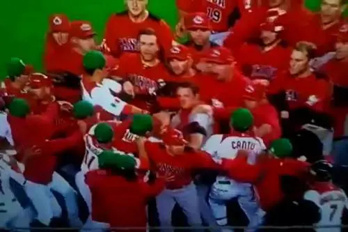 Baseball: mega rissa tra Messico e Canada