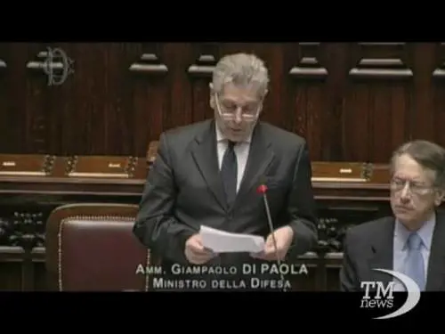 Di Paola: "Non abbandonerò la nave"