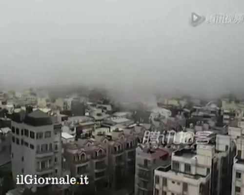 Taiwan inghiottita dalle nuvole