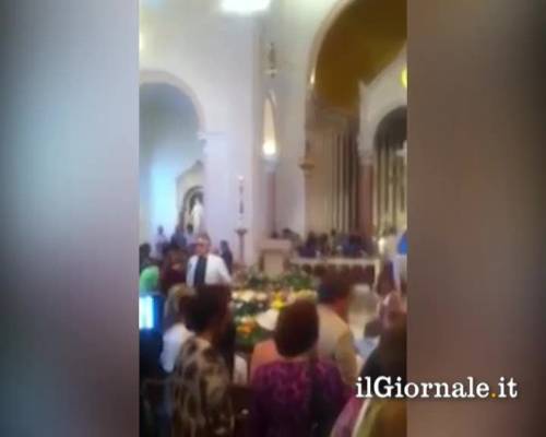 La sorpresa di Bocelli: canta in chiesa