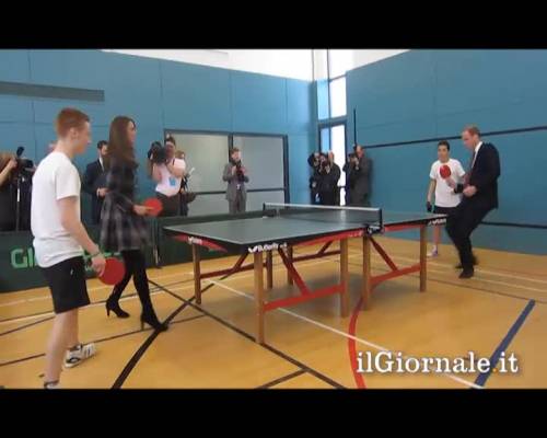 William e Kate giocano a ping pong
