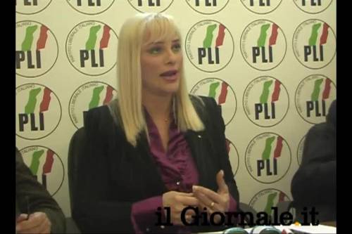 Cicciolina torna in politica: "Grillo mi ha copiato"