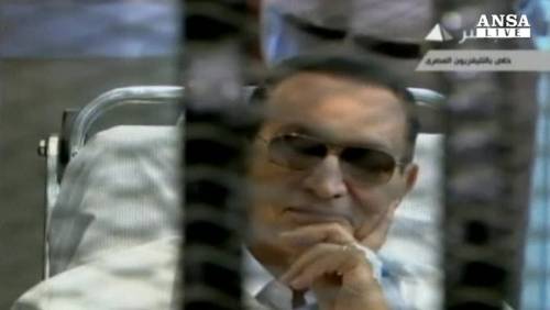 Egitto, rinviato il processo bis a Mubarak