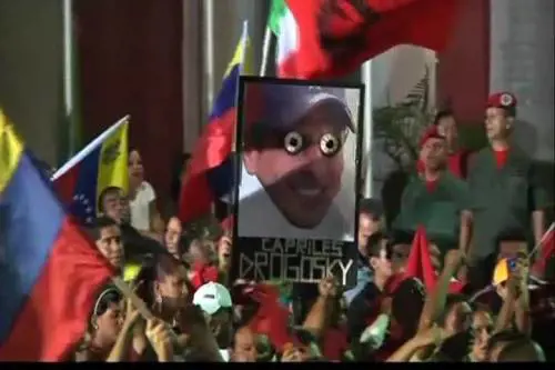 Esultano i sostenitori del delfino di Chavez