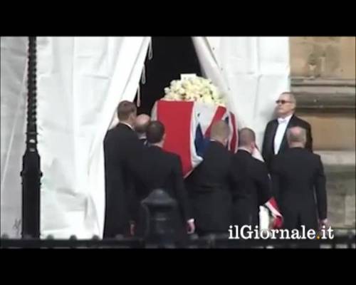 Paese diviso sui funerali di Maggie