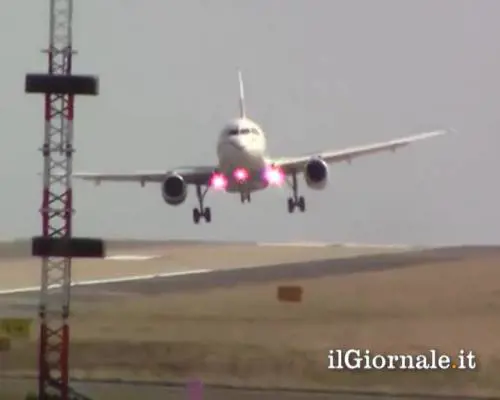 Vento forte: Ryanair avvisa i passeggeri