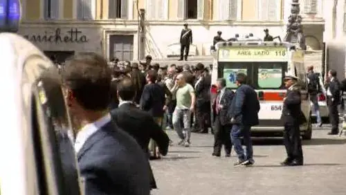 Spari a Palazzo Chigi, paura tra i presenti 