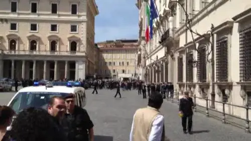 I primi soccorsi dopo la sparatoria