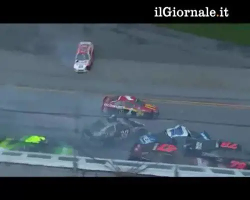 Formula nascar incidente a catena