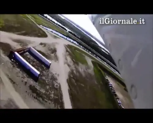 Motore dell'aereo si spegne in volo