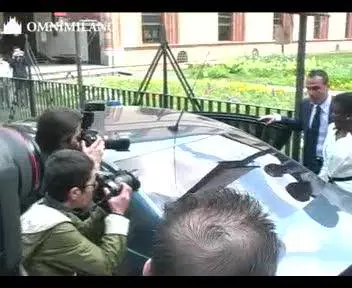 Kyenge non stringe la mano al capogruppo leghista