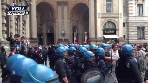 Zam, i centri sociali protestano a Palazzo Marino