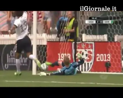 Autogol clamoroso nel match USA-Germania