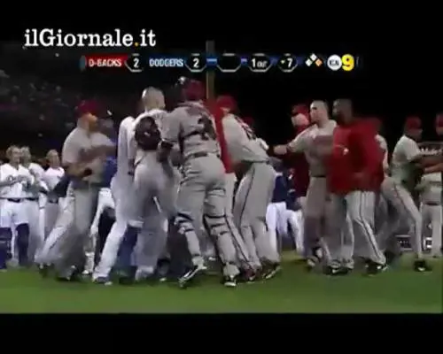 Baseball, scoppia rissa in campo