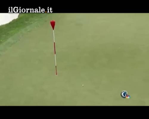 Golf, in buca con un solo colpo